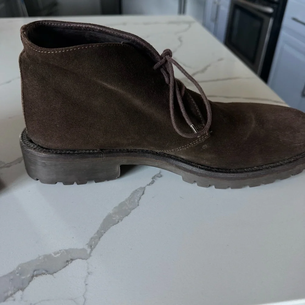 Banana Republic Brown Suede Chukka Boots